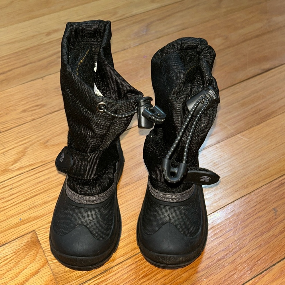 Jamil snow boots. Black.